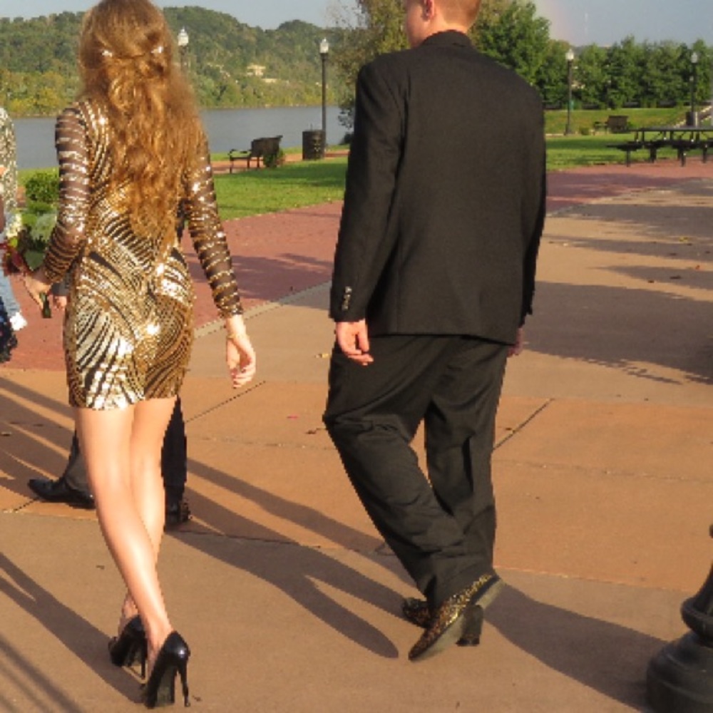 Gold size 6 homecoming dress - Picture 6 of 7